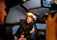 Футболисты «Урала» посетили тренажер Уральских Авиалиний